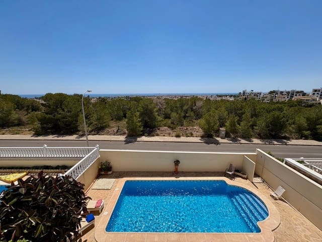 3 soveværelse Villa til salg i Villamartin, Orihuela med swimmingpool - € 435.000 (Ref: 9360387)