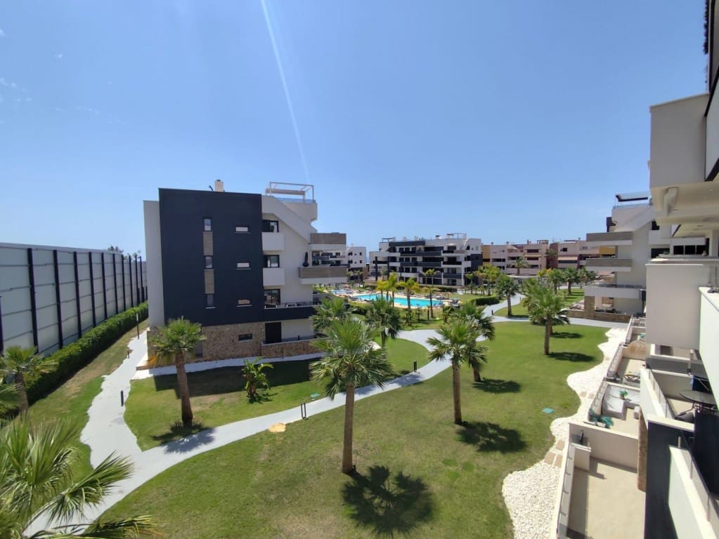 2 soveværelse Lejlighed til salg i Orihuela Costa med swimmingpool - € 339.000 (Ref: 9383623)