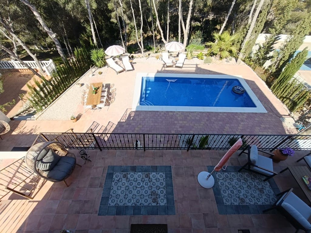 5 bedroom Villa for sale in Pinar de Campoverde with pool - € 785,000 (Ref: 9383624)