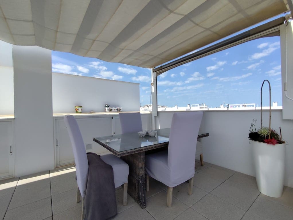 2 sypialnia Penthouse na sprzedaż w Vistabella z basenem - 229 950 € (Ref: 9383631)