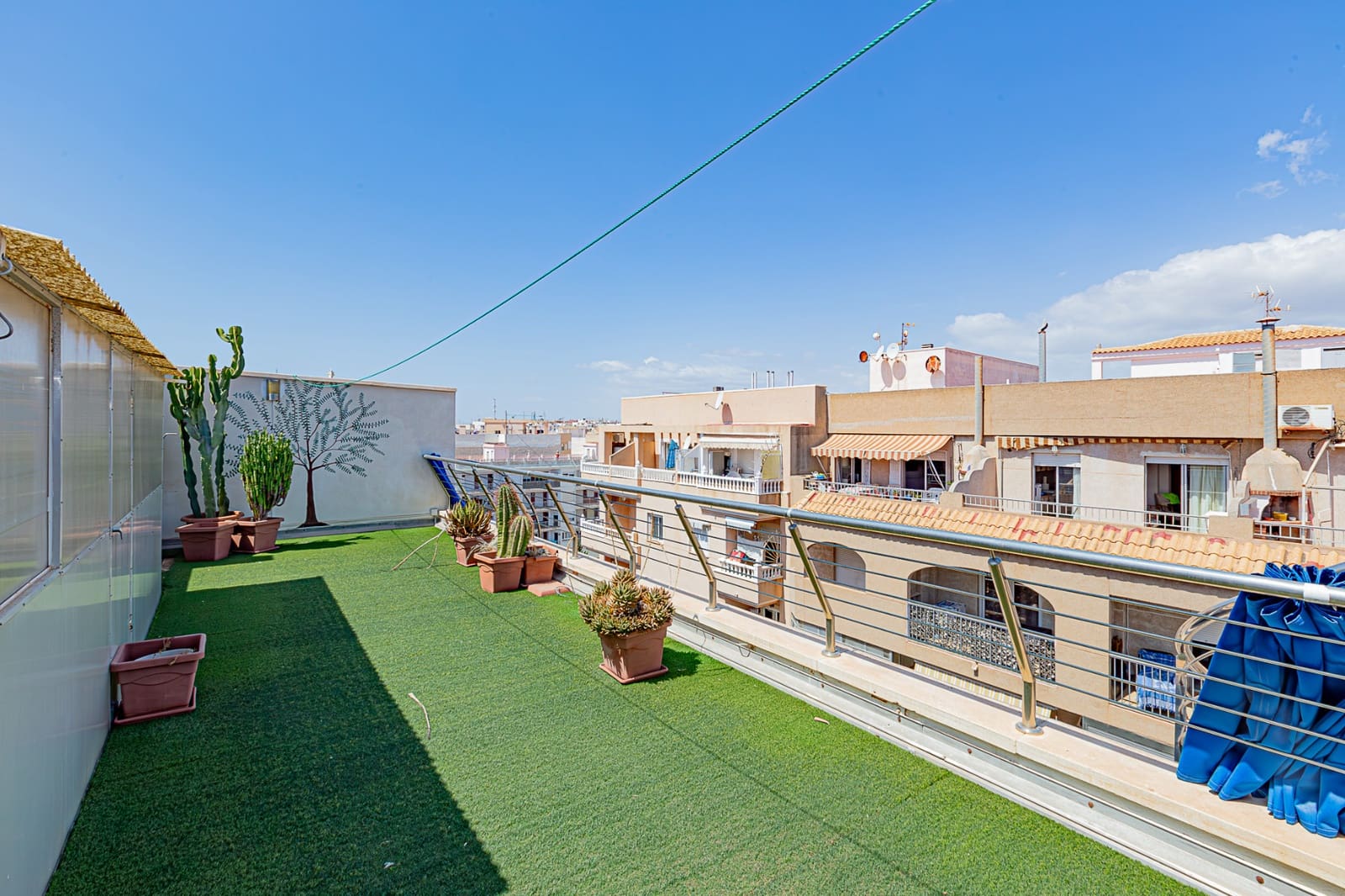3 bedroom Penthouse for sale in Torrevieja with pool garage - € 259,900 (Ref: 9383643)
