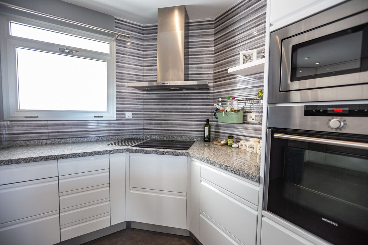 4 bedroom Penthouse for sale in Villamartin with pool - € 550,000 (Ref: 9383644)