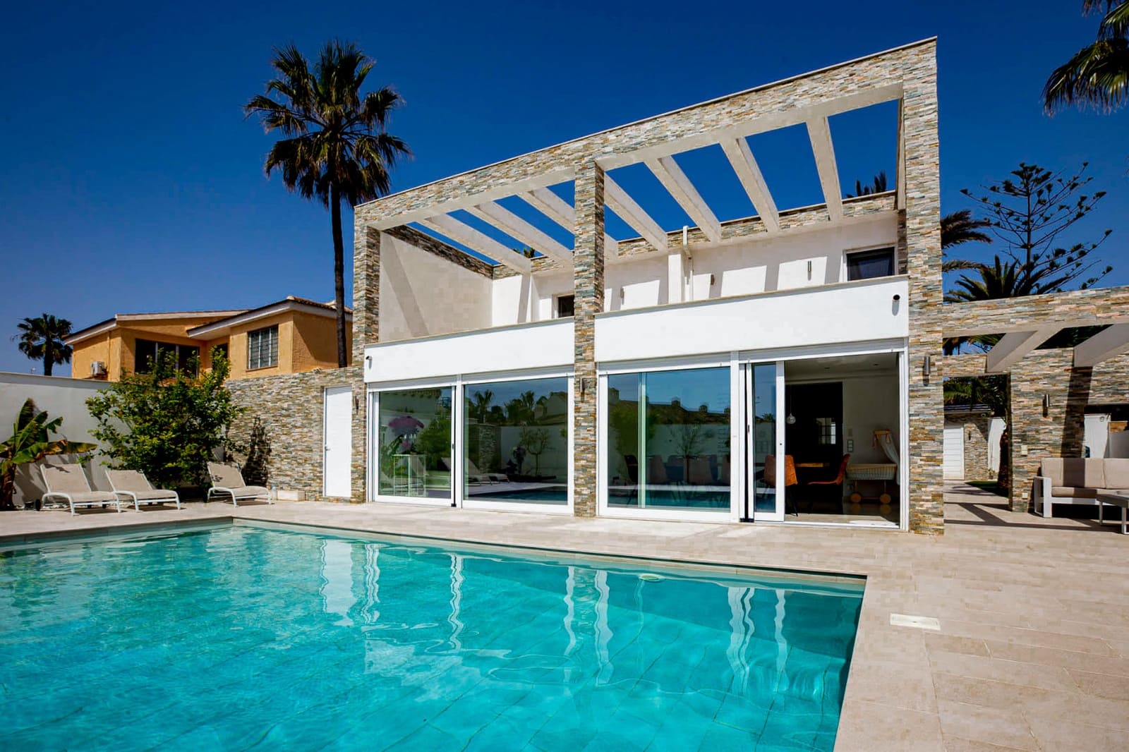 4 bedroom Villa for sale in La Zenia with pool - € 1,350,000 (Ref: 9383646)