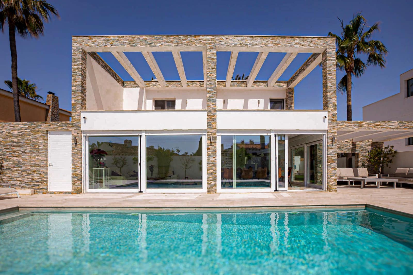 4 bedroom Villa for sale in La Zenia with pool - € 1,350,000 (Ref: 9383646)