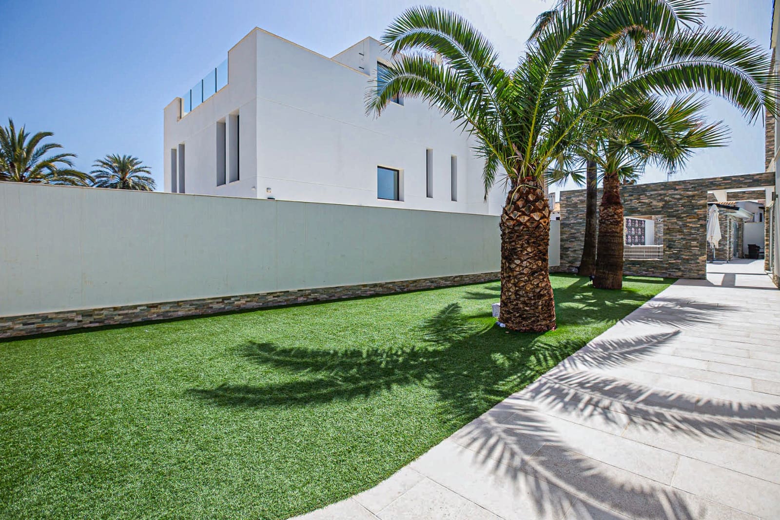 4 bedroom Villa for sale in La Zenia with pool - € 1,350,000 (Ref: 9383646)