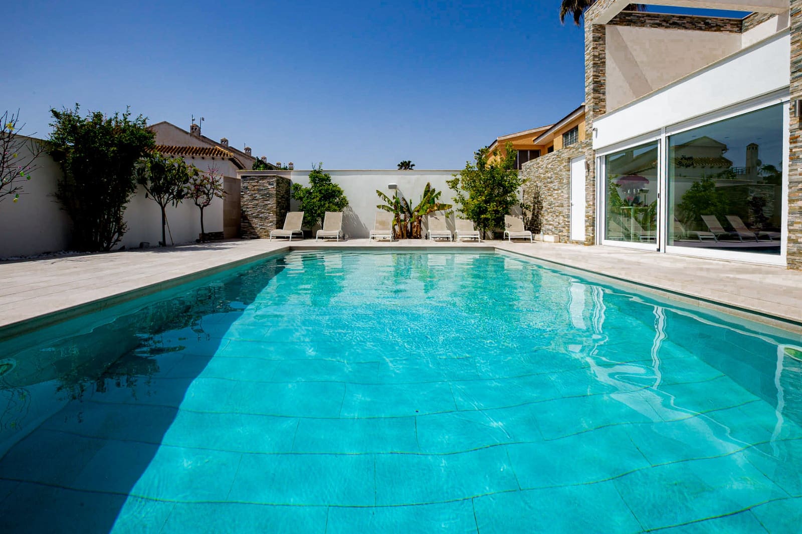 4 bedroom Villa for sale in La Zenia with pool - € 1,350,000 (Ref: 9383646)