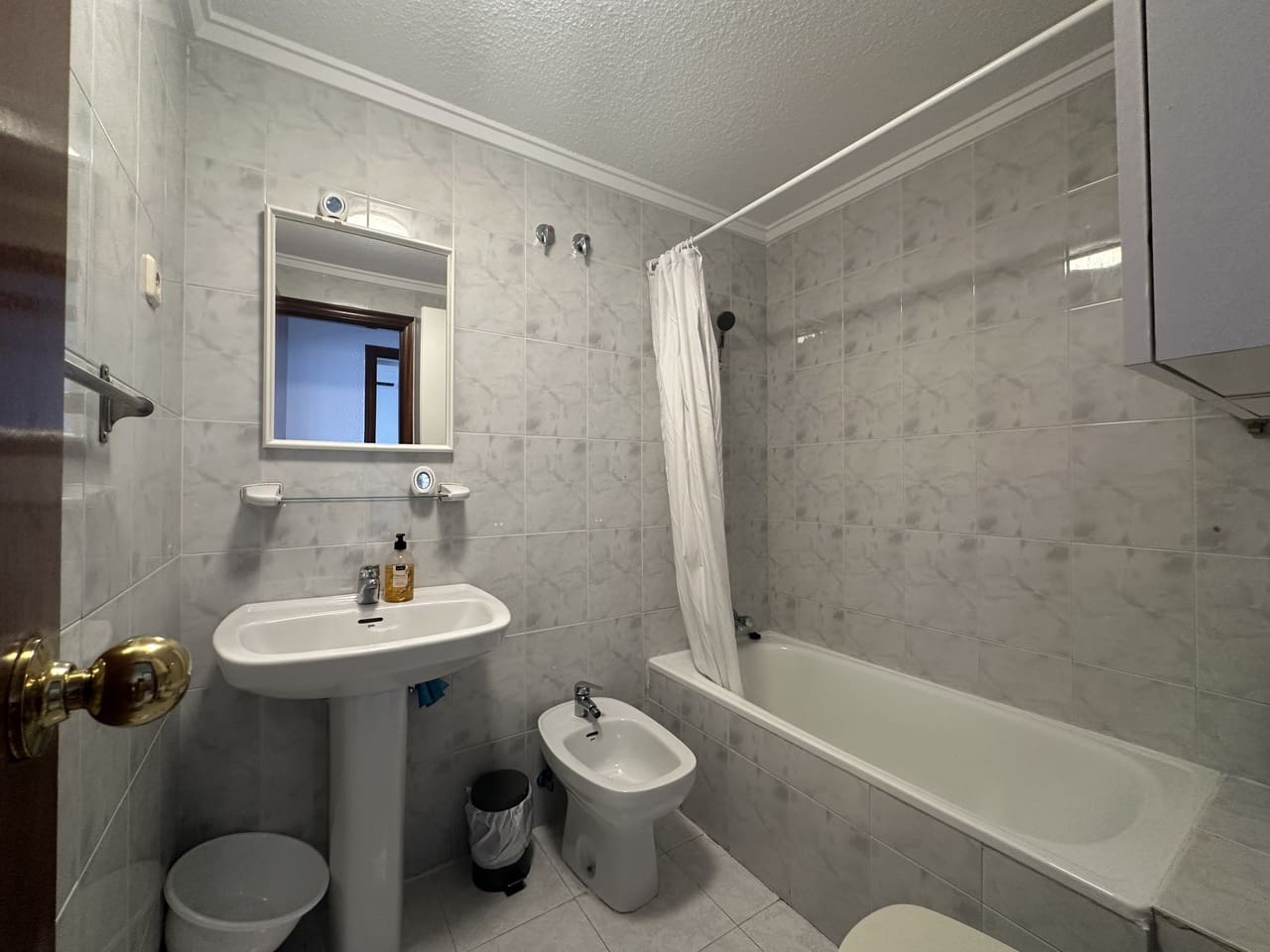 2 soveværelse Lejlighed til salg i Torrevieja med swimmingpool garage - € 124.900 (Ref: 9383652)