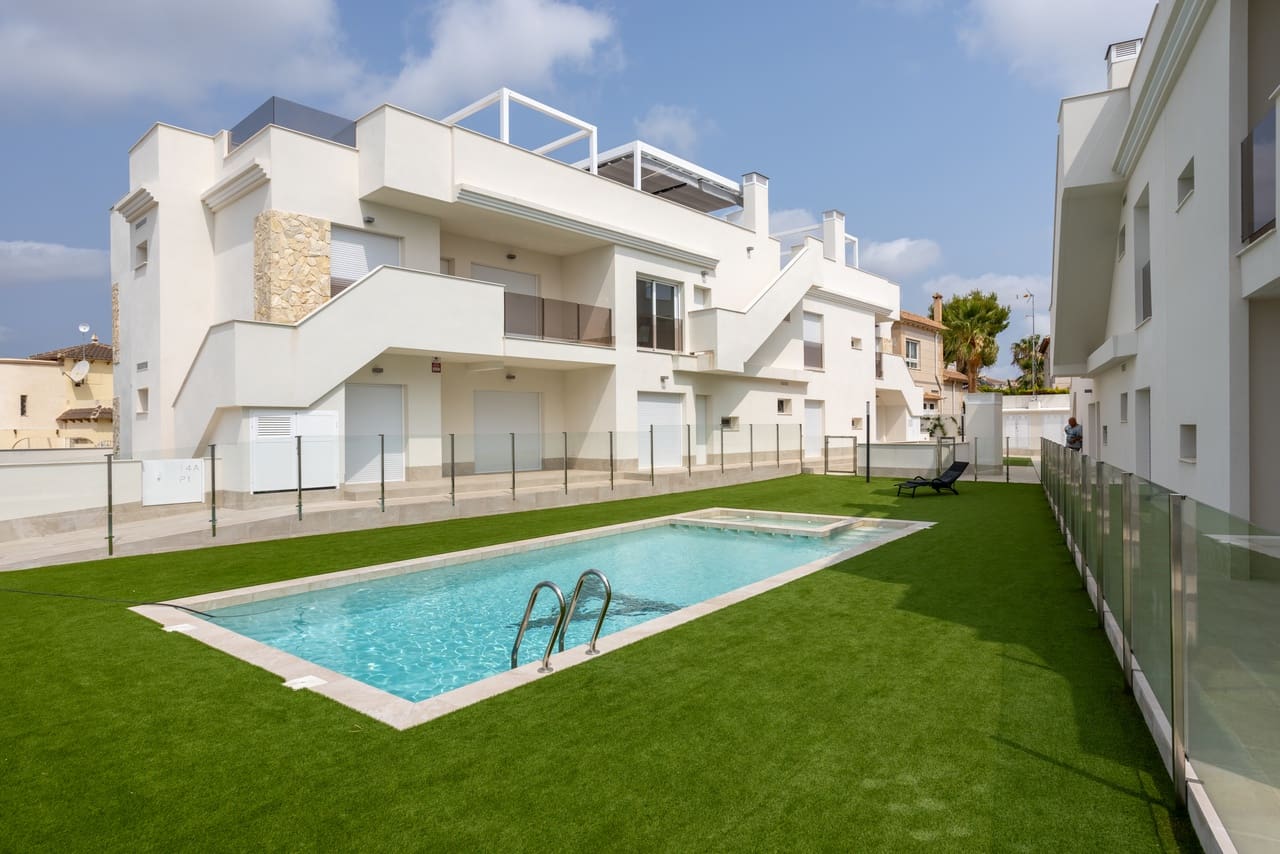 2 bedroom Apartment for sale in Villamartin with pool garage - € 319,000 (Ref: 9383656)