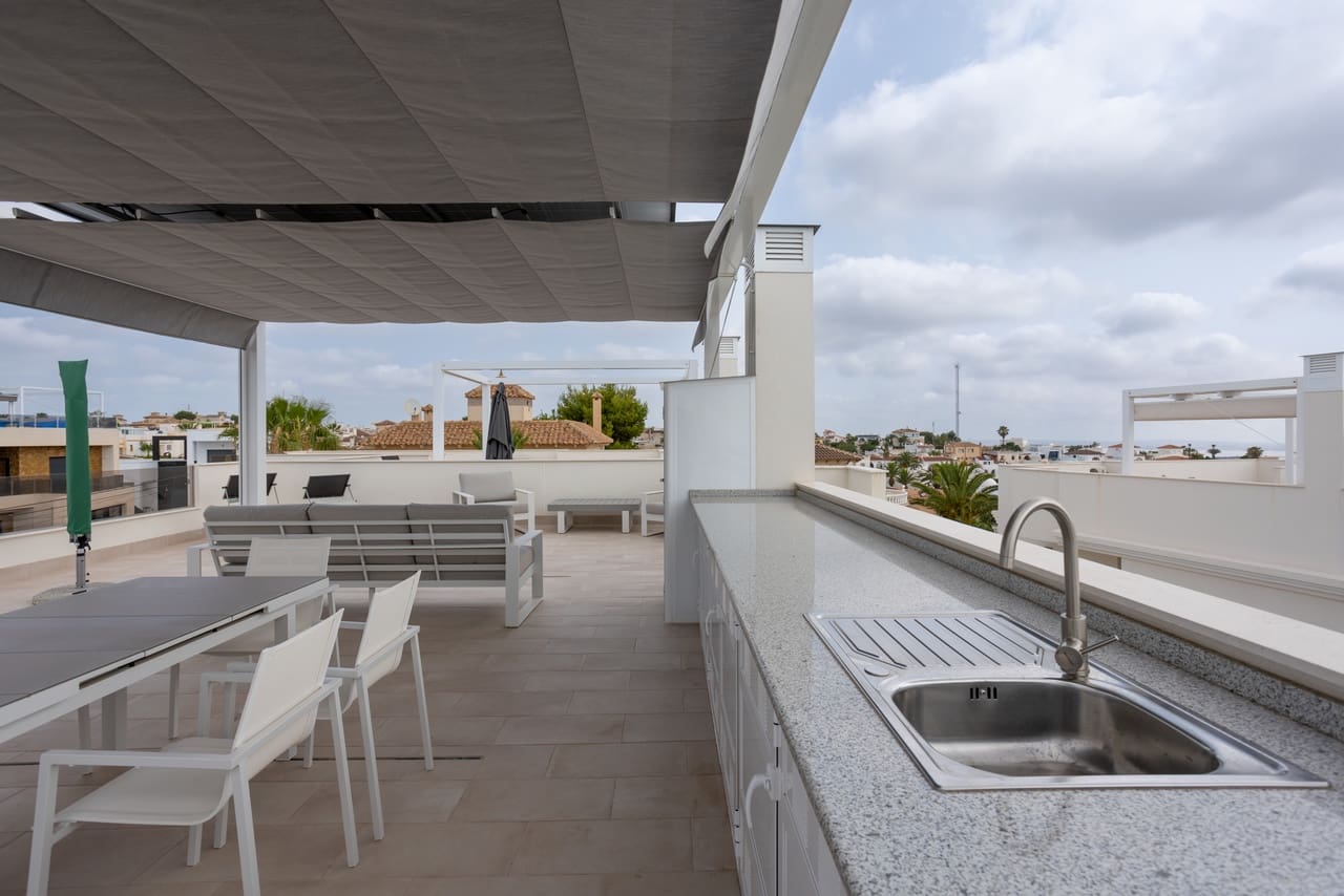 2 bedroom Apartment for sale in Villamartin with pool garage - € 319,000 (Ref: 9383656)