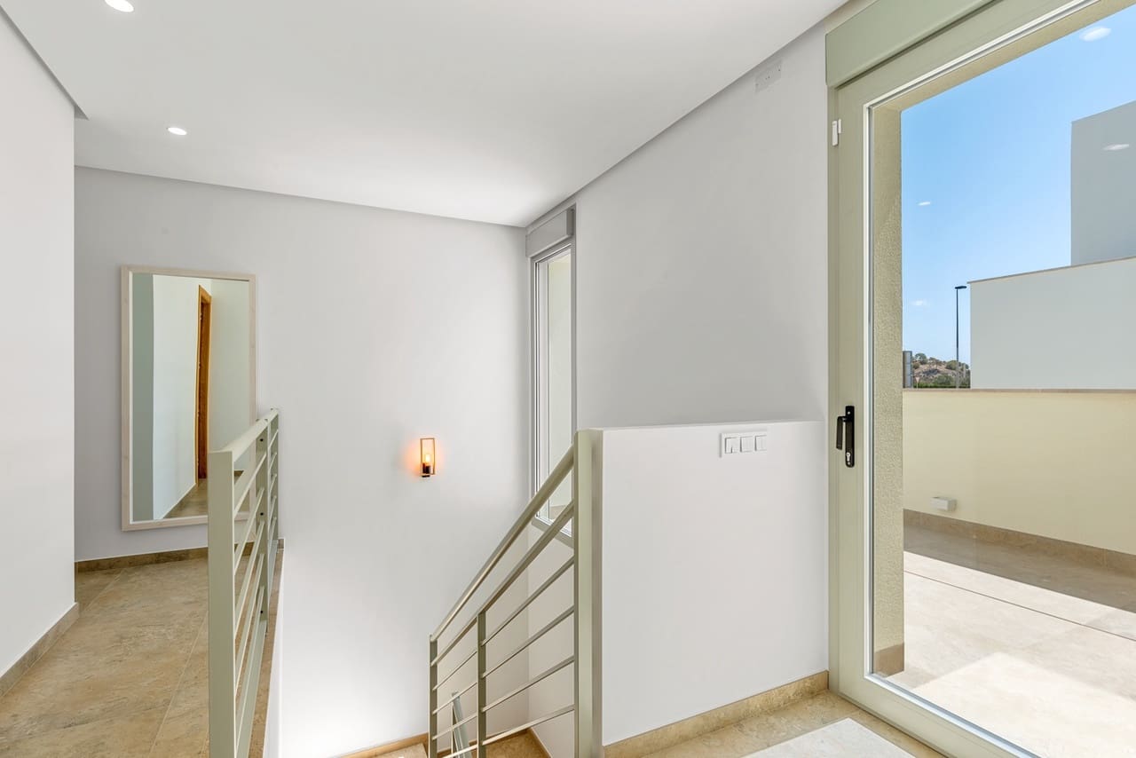 4 bedroom Villa for sale in Benijofar with pool garage - € 1,495,000 (Ref: 9383658)