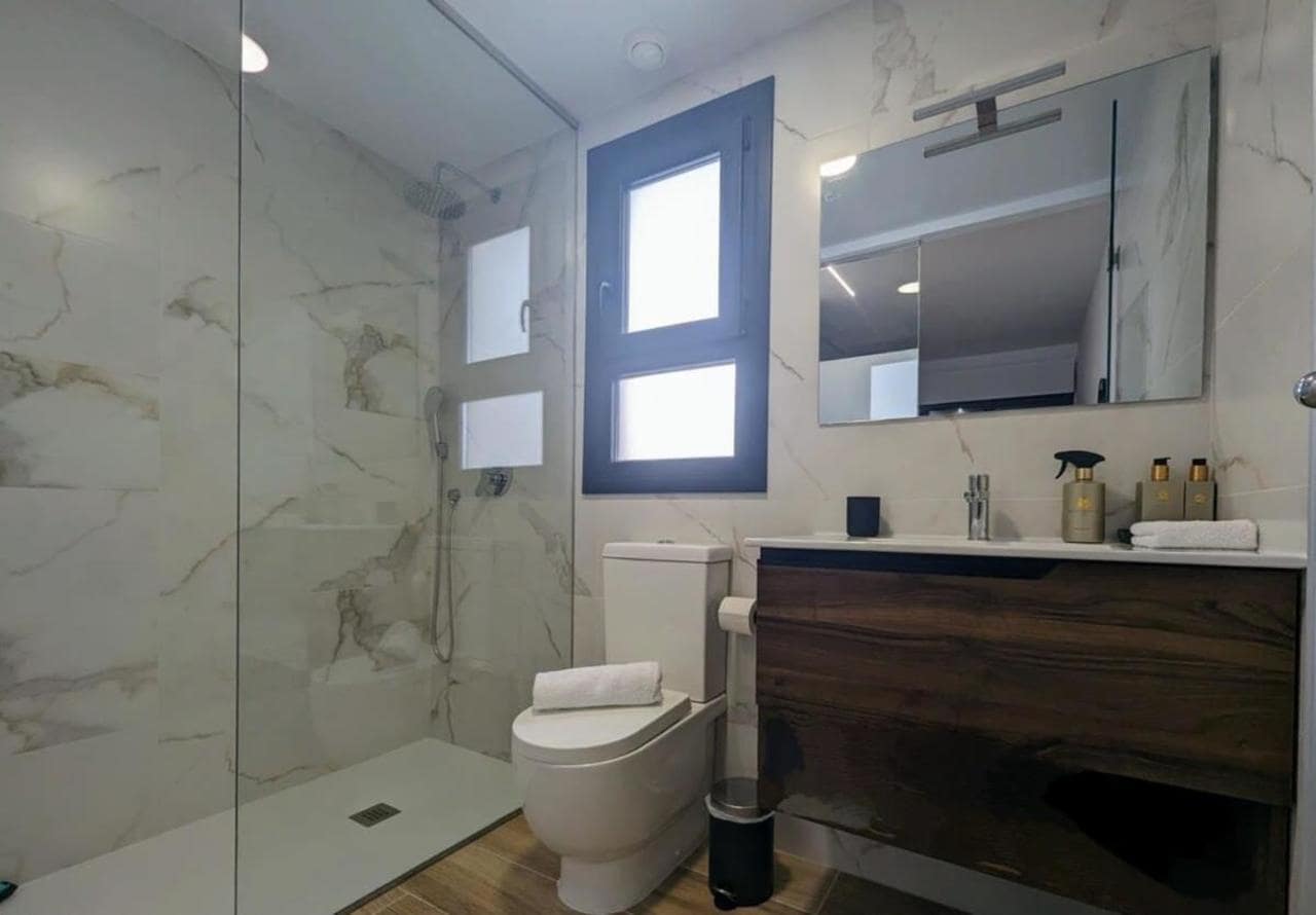 2 bedroom Penthouse for sale in Villamartin with pool garage - € 329,995 (Ref: 9383659)