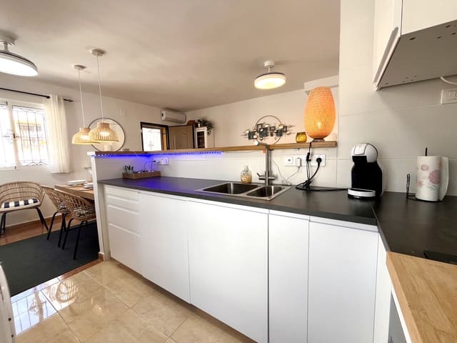 3 soveværelse Byhus til salg i Los Montesinos med swimmingpool - € 199.999 (Ref: 9383664)