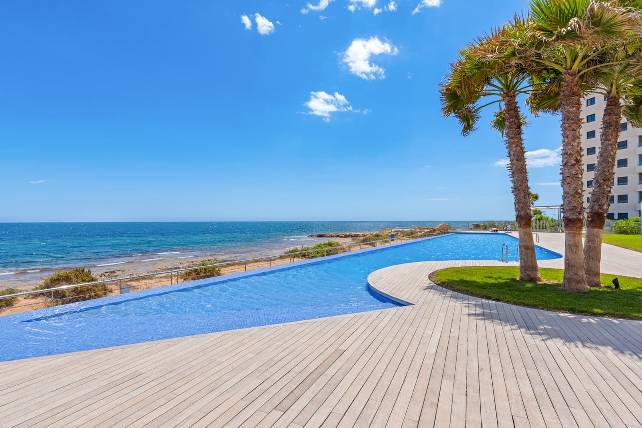 2 bedroom Apartment for sale in Punta Prima with pool garage - € 509,995 (Ref: 9383666)