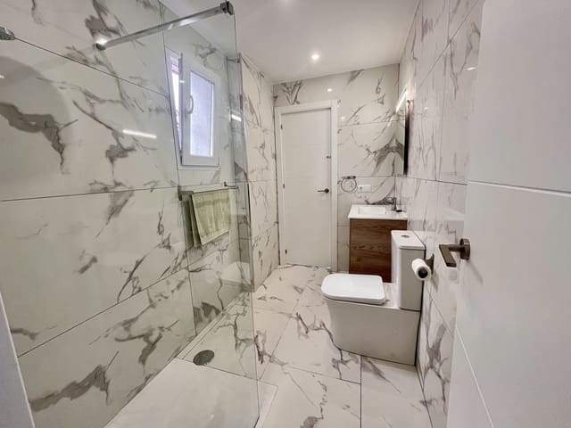 1 Zimmer Apartment zu verkaufen in Villamartin, Orihuela mit Pool - 155.000 € (Ref: 9383684)