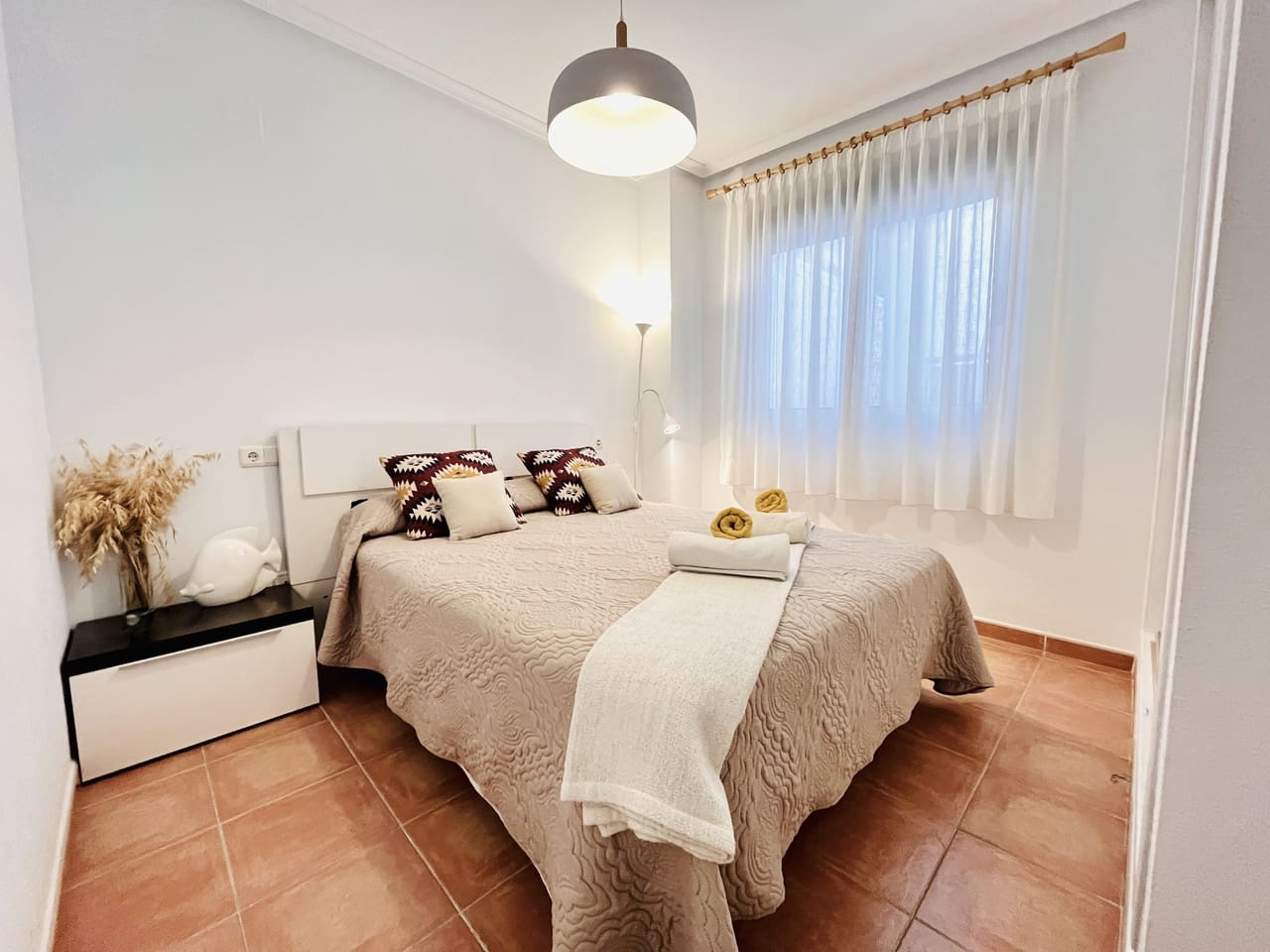 3 sypialnia Apartament na sprzedaż w Guardamar del Segura z basenem garażem - 299 999 € (Ref: 9383689)