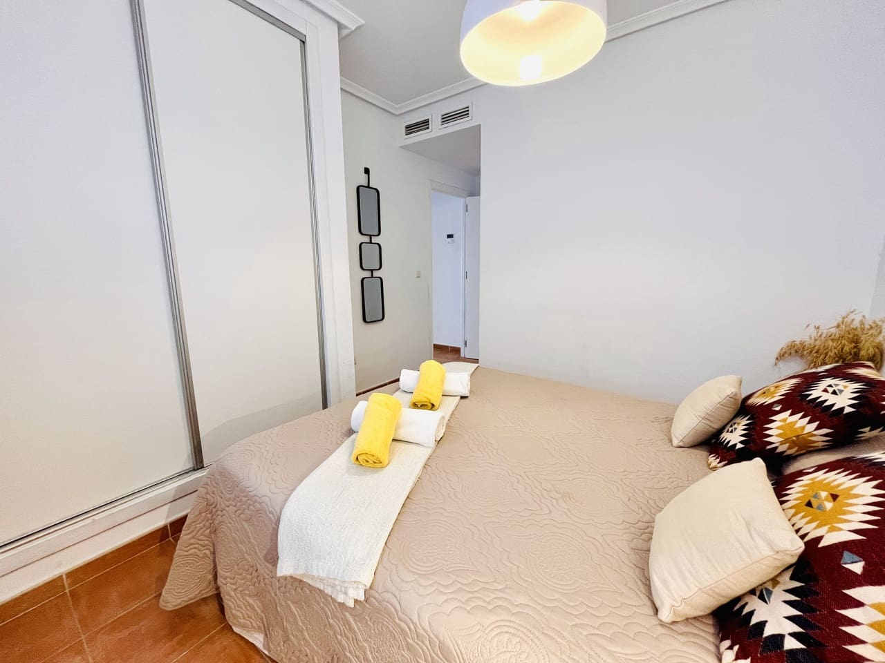 3 sypialnia Apartament na sprzedaż w Guardamar del Segura z basenem garażem - 299 999 € (Ref: 9383689)