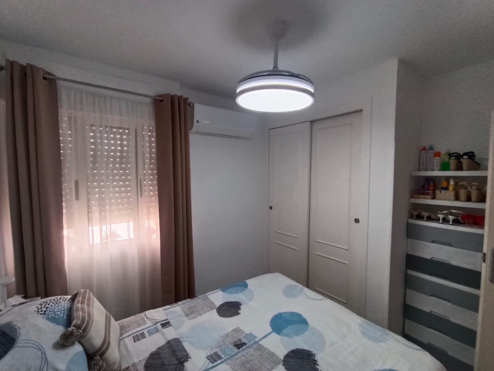 3 bedroom Apartment for sale in Torrevieja with pool - € 137,000 (Ref: 9394481)