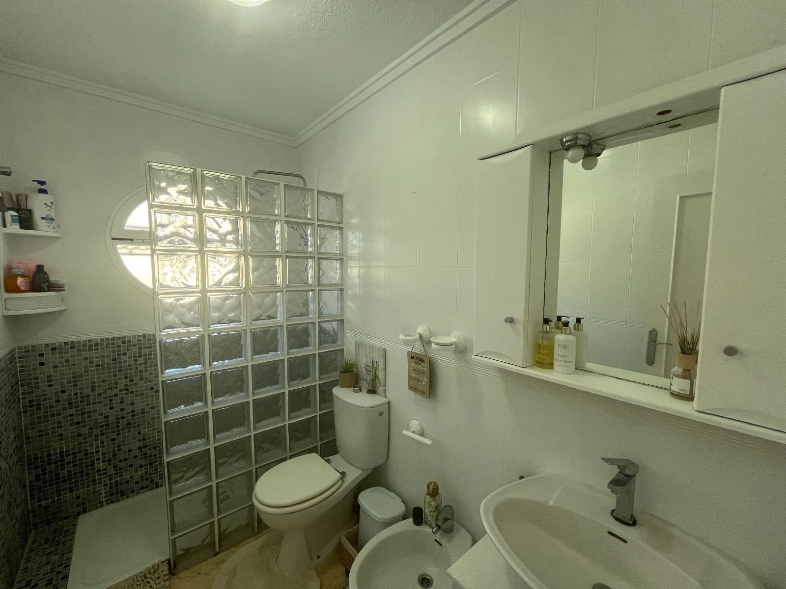 2 bedroom Bungalow for sale in Orihuela Costa with pool - € 219,999 (Ref: 9405817)