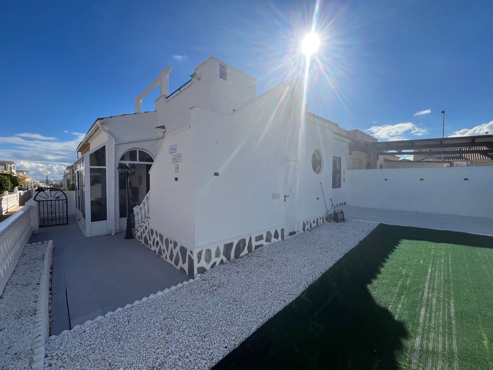 2 bedroom Bungalow for sale in Orihuela Costa with pool - € 219,999 (Ref: 9405817)