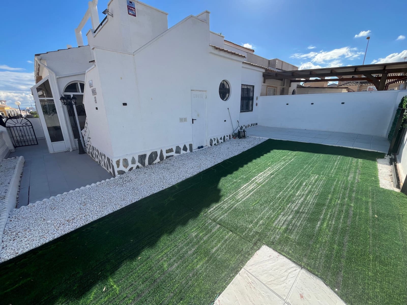 2 bedroom Bungalow for sale in Orihuela Costa with pool - € 219,999 (Ref: 9405817)