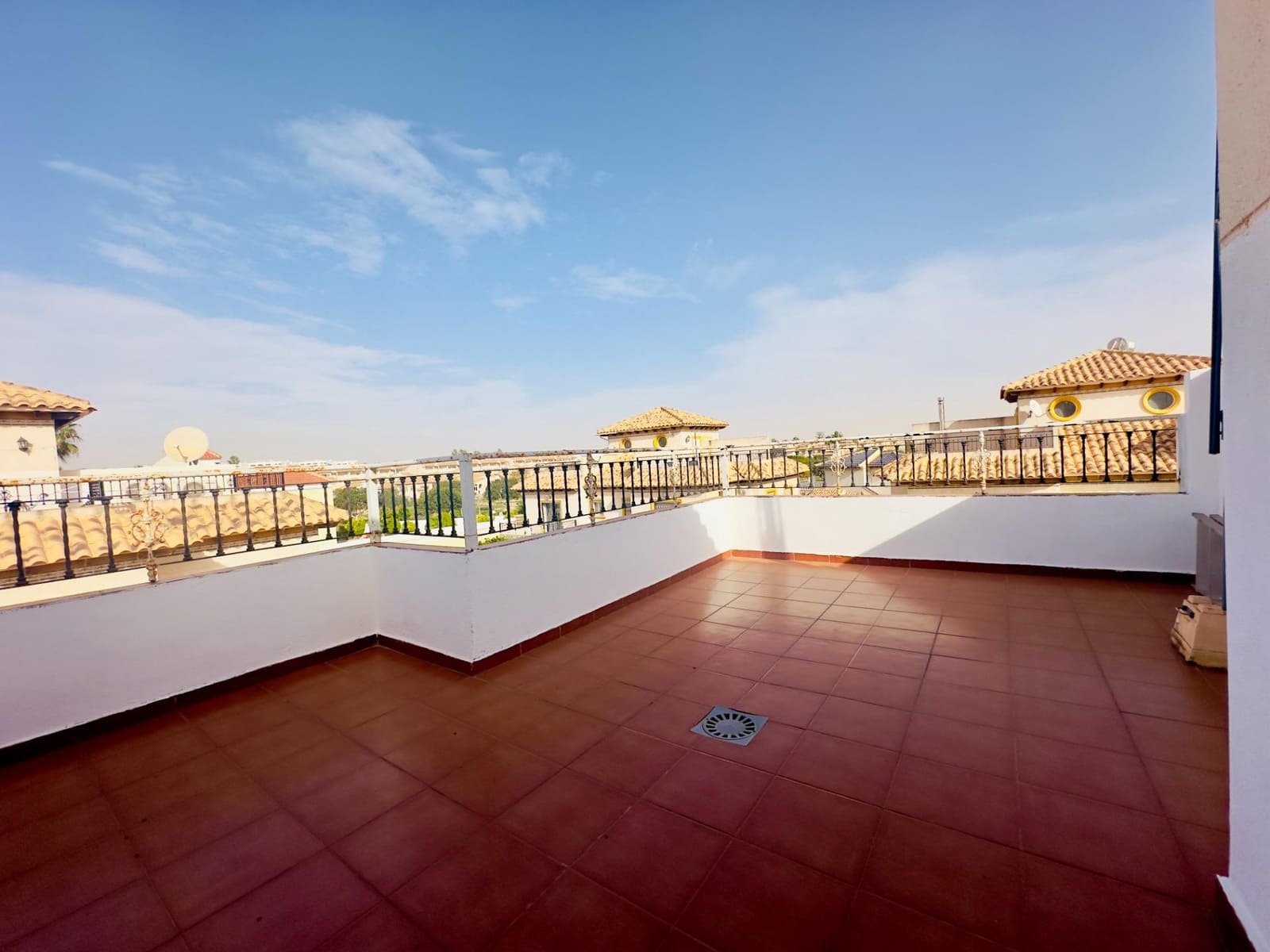 Chalet de 2 habitaciones en Cabo Roig en venta con piscina - 230.000 € (Ref: 9405818)