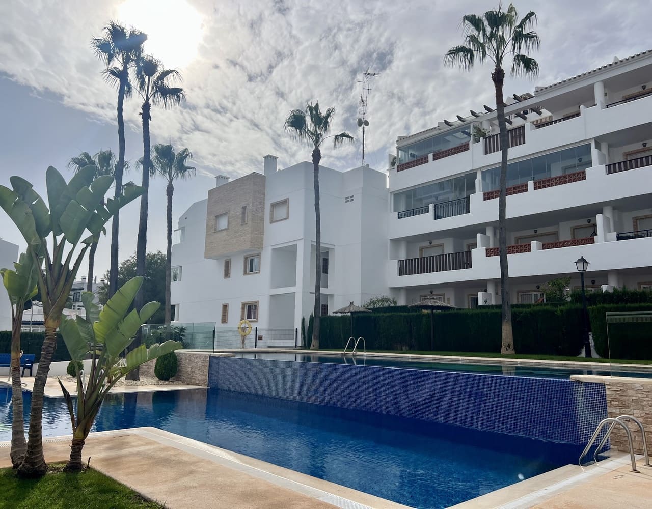 2 bedroom Apartment for sale in Villamartin with pool garage - € 195,000 (Ref: 9405819)