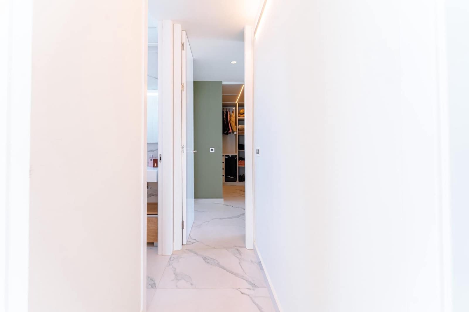 Chalet de 5 habitaciones en San Miguel de Salinas en venta con piscina garaje - 780.000 € (Ref: 9426452)