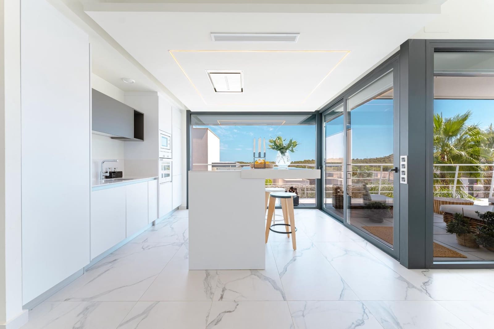 Chalet de 5 habitaciones en San Miguel de Salinas en venta con piscina garaje - 780.000 € (Ref: 9426452)