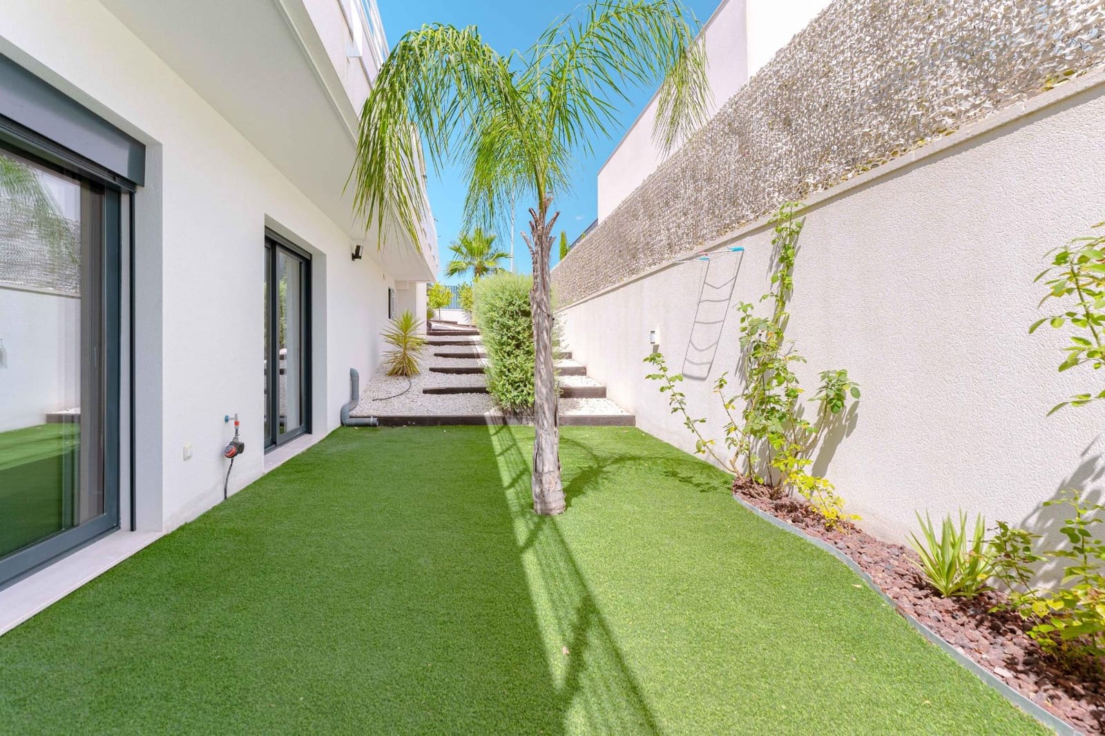 Chalet de 5 habitaciones en San Miguel de Salinas en venta con piscina garaje - 780.000 € (Ref: 9426452)