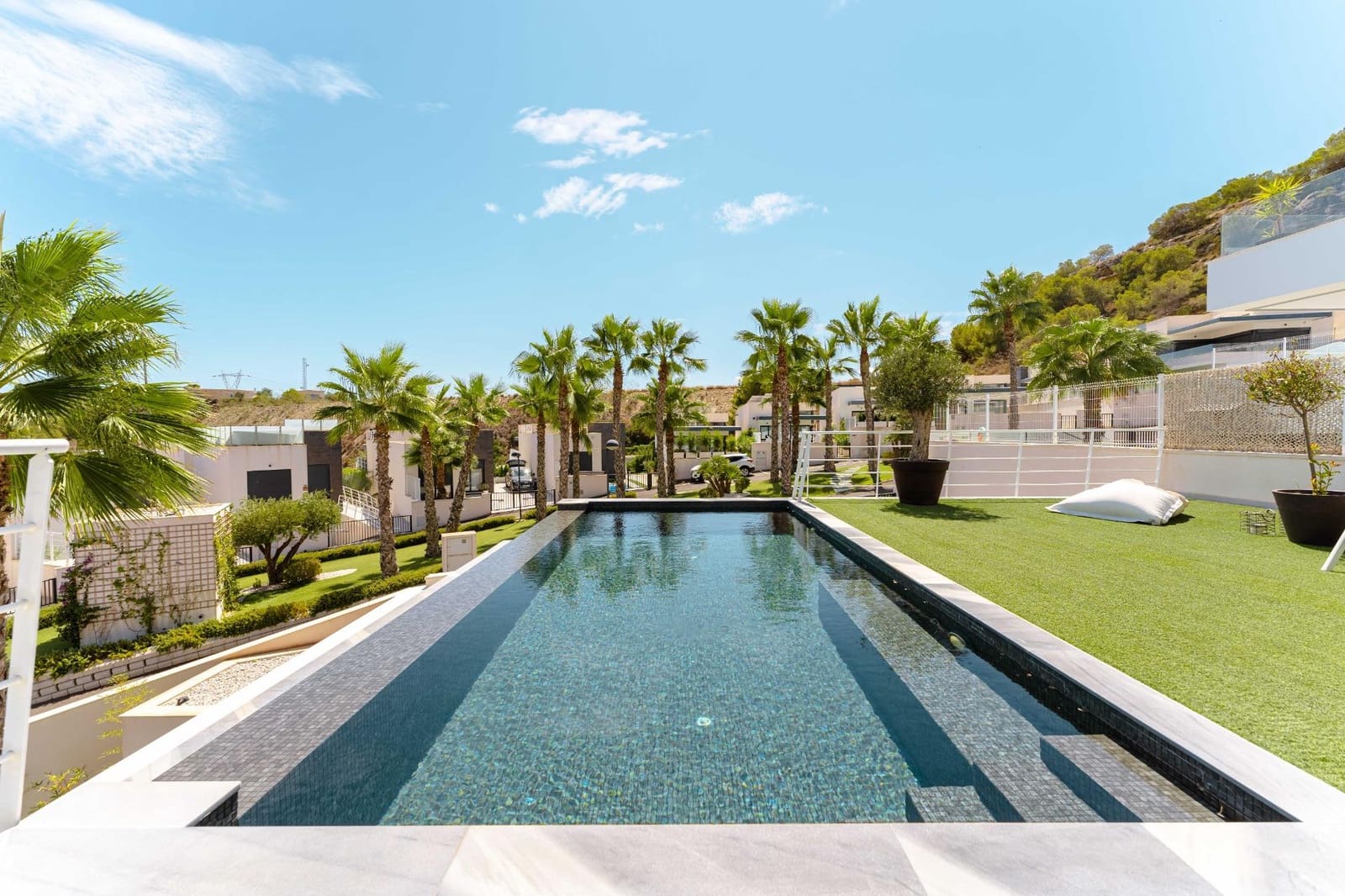 Chalet de 5 habitaciones en San Miguel de Salinas en venta con piscina garaje - 780.000 € (Ref: 9426452)