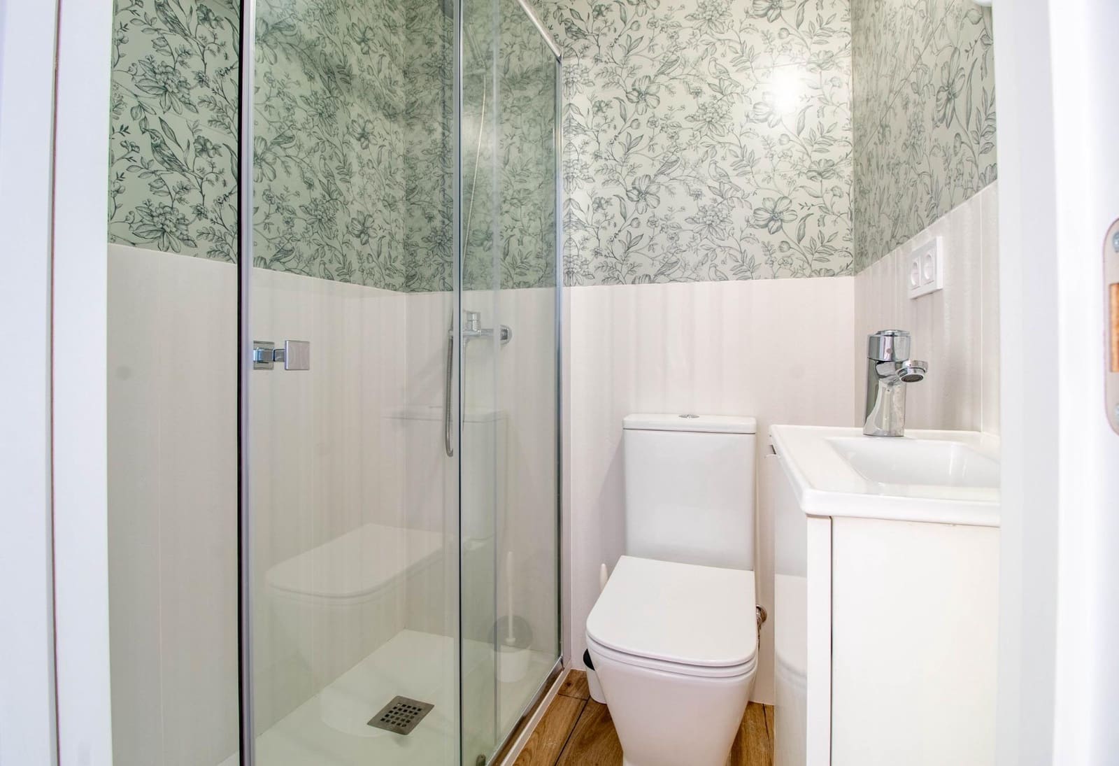 Apartamento de 2 habitaciones en Torrevieja en venta con piscina - 275.000 € (Ref: 9444810)