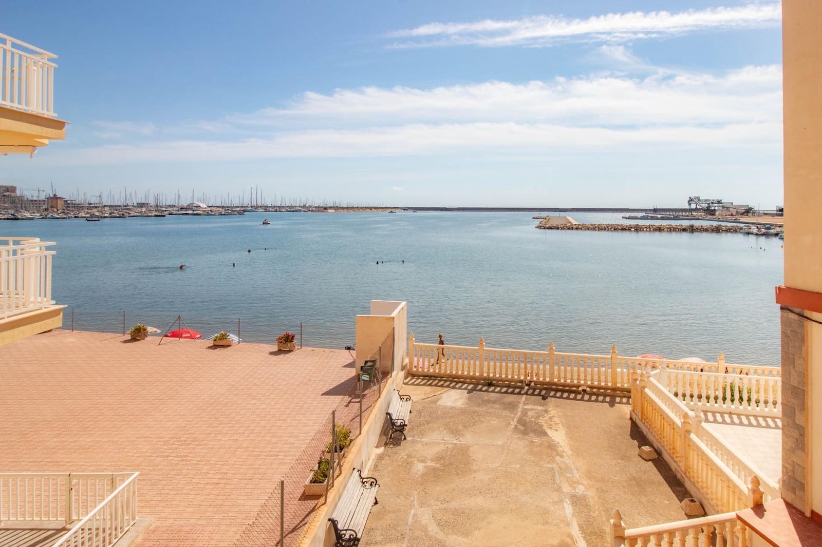 Apartamento de 2 habitaciones en Torrevieja en venta con piscina - 275.000 € (Ref: 9444810)