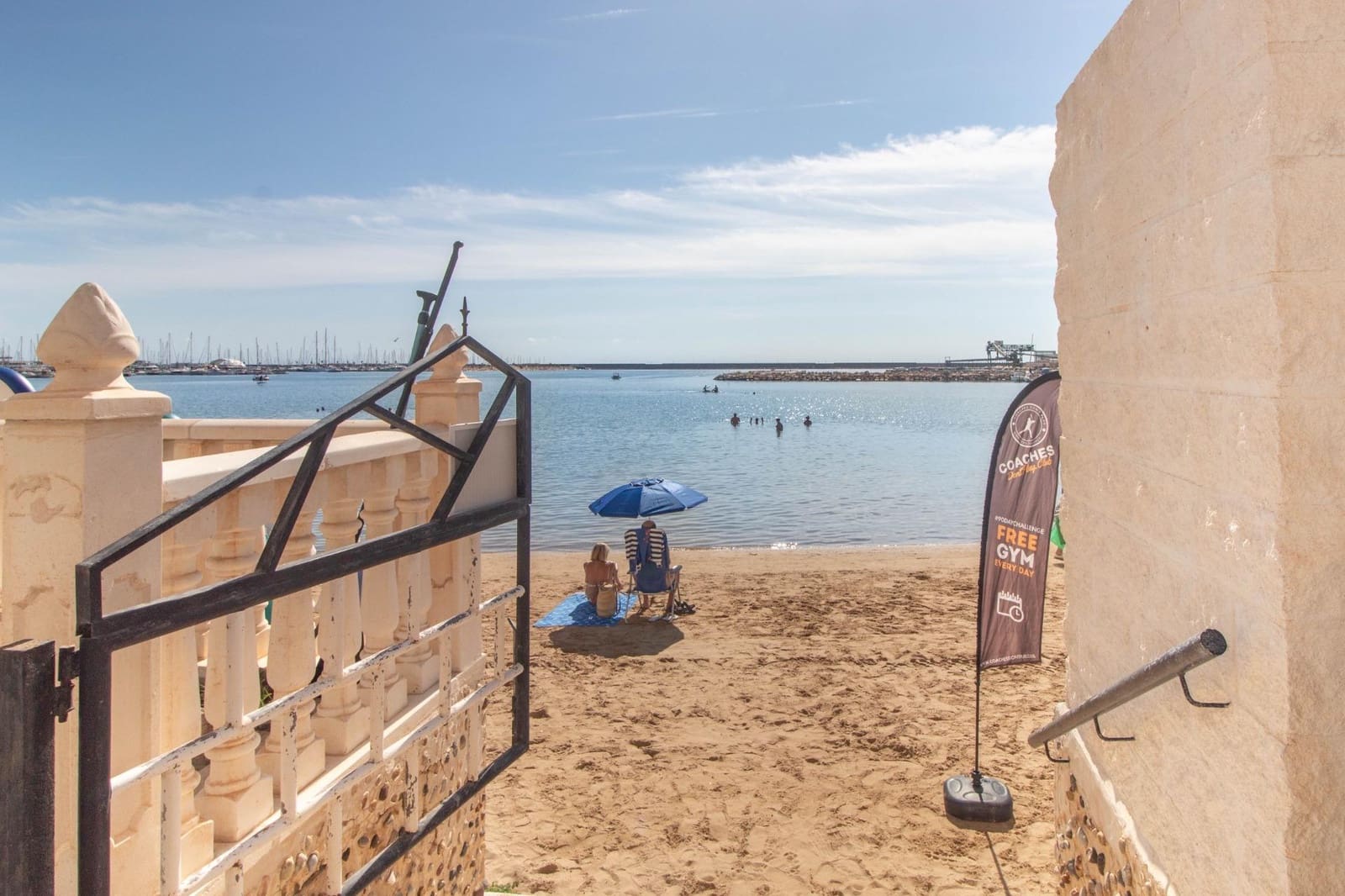 Apartamento de 2 habitaciones en Torrevieja en venta con piscina - 275.000 € (Ref: 9444810)