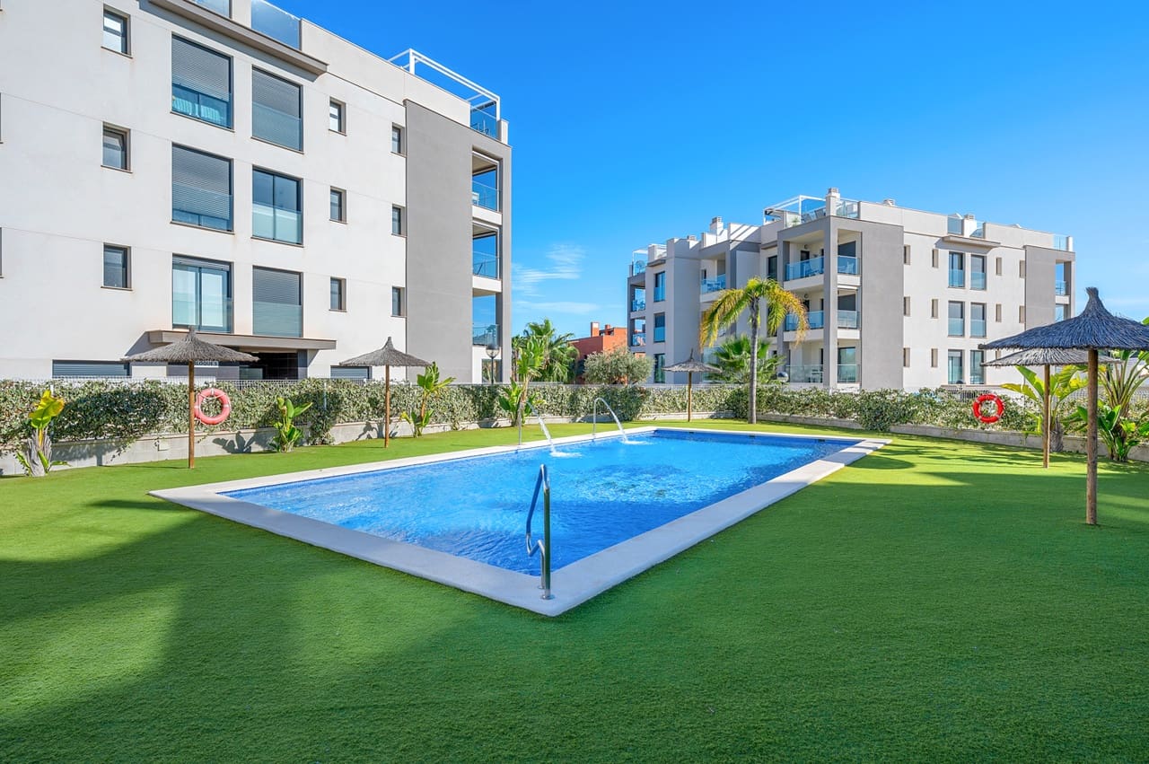 2 bedroom Apartment for sale in Villamartin with pool garage - € 239,000 (Ref: 9444812)
