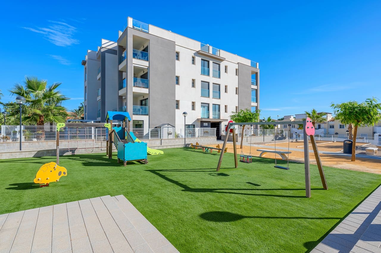 2 bedroom Apartment for sale in Villamartin with pool garage - € 239,000 (Ref: 9444812)