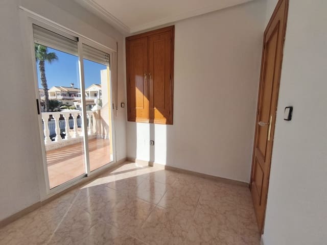 2 soveværelse Bungalow til salg i Punta Prima, Orihuela med swimmingpool - € 230.000 (Ref: 9444814)
