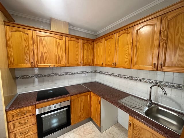 Bungalow de 3 habitaciones en La Florida, Orihuela en venta con piscina - 210.000 € (Ref: 9444814)