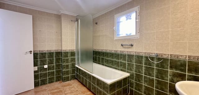 4 chambre Villa/Maison à vendre à Las Filipinas avec piscine - 250 000 € (Ref: 9466240)