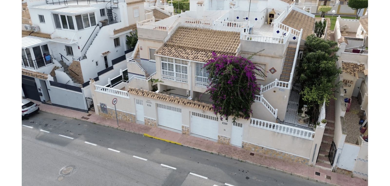 Casa de 3 habitaciones en Orihuela Costa en venta con piscina garaje - 195.000 € (Ref: 9466242)