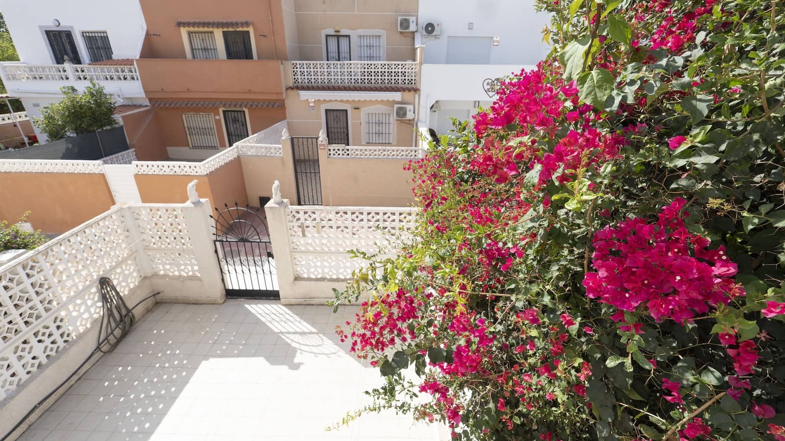 Casa de 3 habitaciones en Torrevieja en venta con piscina - 149.000 € (Ref: 9466244)