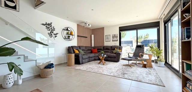 2 soverom Villa til salgs i San Pedro del Pinatar ciudad, San Pedro del Pinatar med svømmebasseng garasje - € 495 000 (Ref: 9466262)