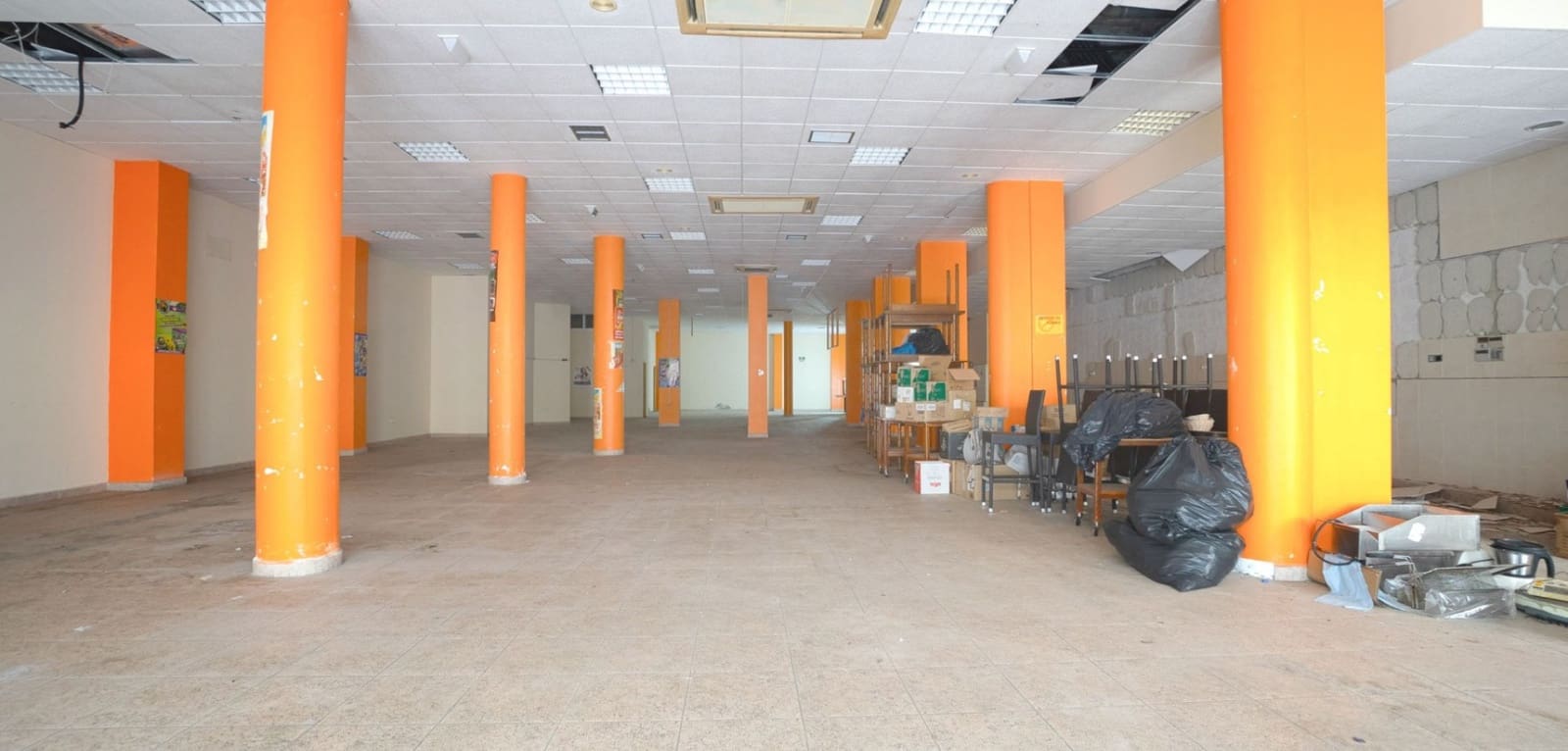 1 chambre Local Commercial à vendre à Torrevieja avec piscine - 420 000 € (Ref: 9466278)