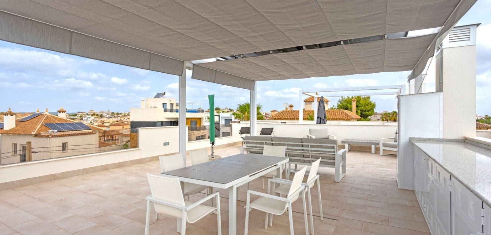 2 bedroom Apartment for sale in Orihuela Costa with pool garage - € 299,950 (Ref: 9466290)