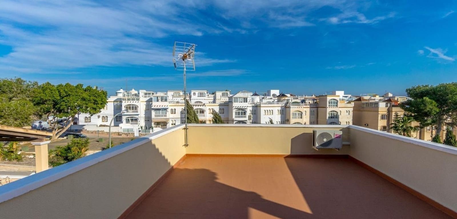 3 quarto Moradia para venda em Orihuela Costa com piscina - 345 000 € (Ref: 9466292)
