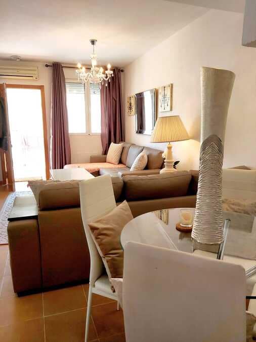 Casa de 3 habitaciones en Villamartin en venta con piscina - 175.000 € (Ref: 9466296)