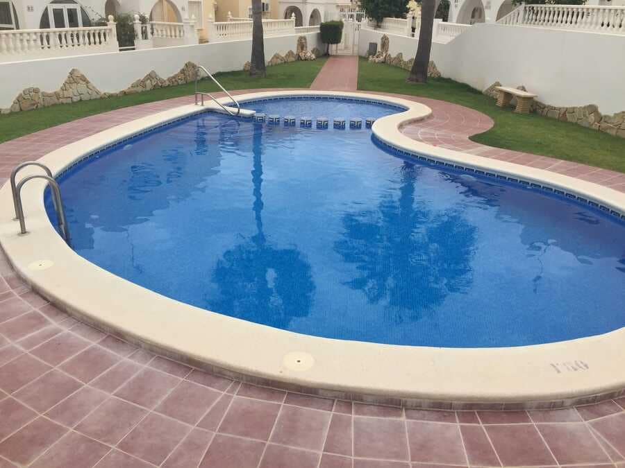 Casa de 3 habitaciones en Villamartin en venta con piscina - 175.000 € (Ref: 9466296)