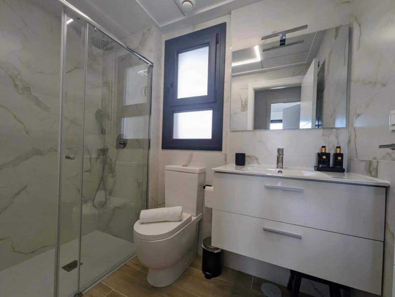 2 quarto Penthouse para venda em Villamartin com piscina garagem - 329 995 € (Ref: 9489716)