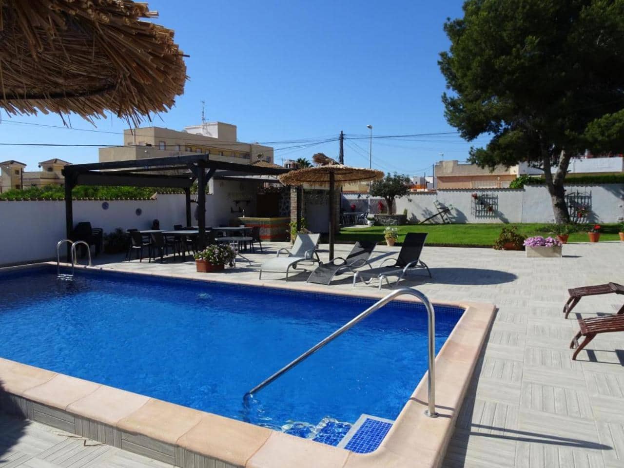 9 bedroom Villa for sale in Cabo Roig with pool - € 670,000 (Ref: 9489717)