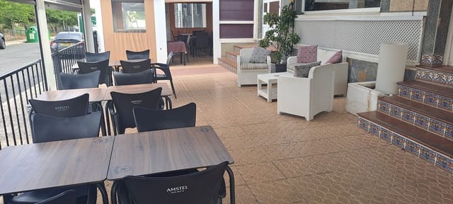 Komercyjne na sprzedaż w Villamartin, Orihuela z basenem - 95 000 € (Ref: 9495422)