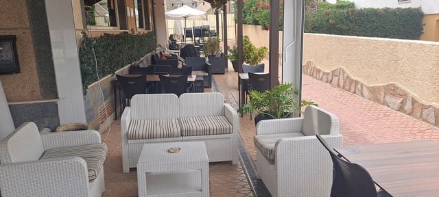 Komercyjne na sprzedaż w Villamartin, Orihuela z basenem - 95 000 € (Ref: 9495422)